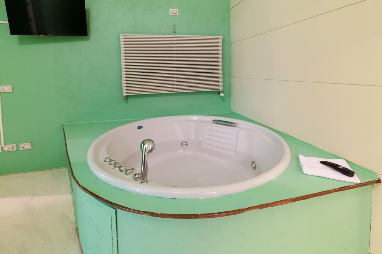 Prestige Boutique Homes - Garden & Pool Milano Exterior foto
